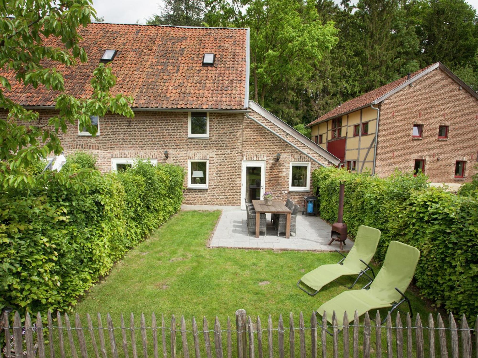 Stunning Holiday Home Near Forest In Slenaken Esterno foto