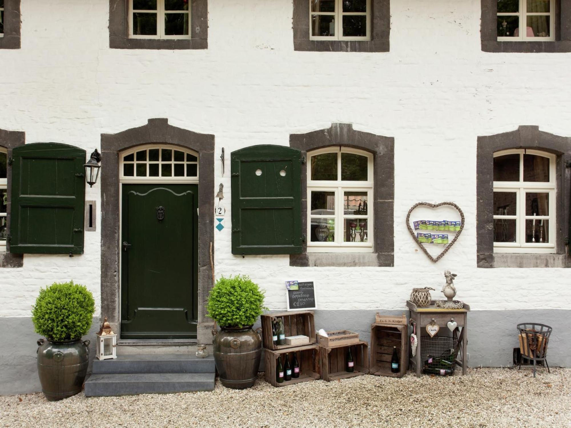 Stunning Holiday Home Near Forest In Slenaken Esterno foto