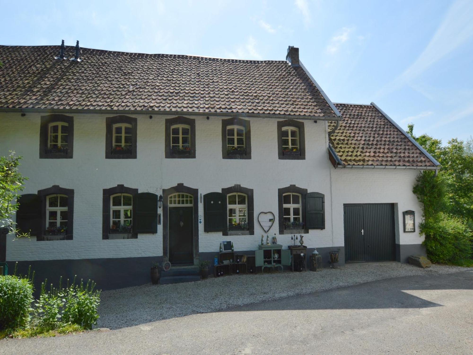 Stunning Holiday Home Near Forest In Slenaken Esterno foto
